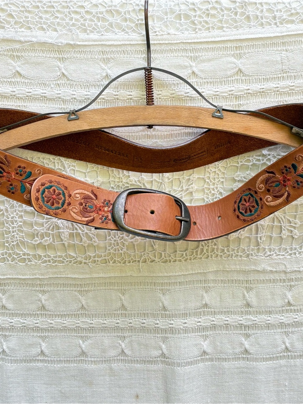 Fossil Tan Leather Women's Belt with Multicolor Floral Embroidery 90s